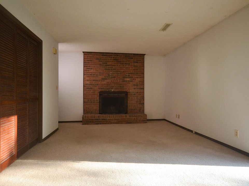 1st image of 440 N Shiloh Ave
