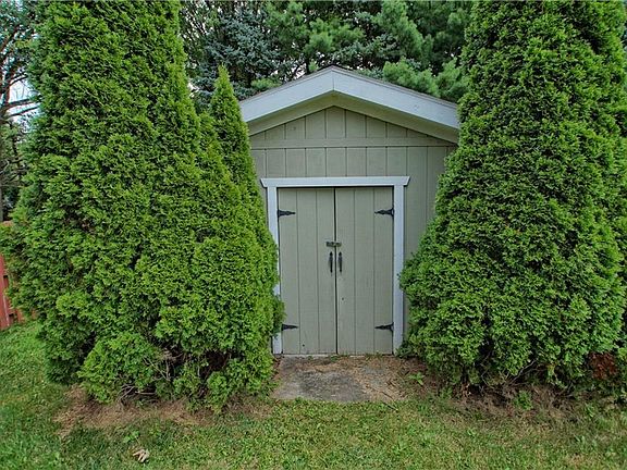 3rd image of 7367 Cromwell Dr