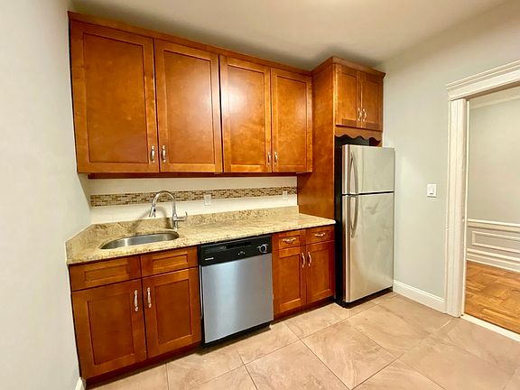 3rd image of 95 Eastern Pkwy #3D3