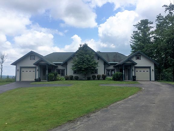 4th image of 8450 Canterbury Dr