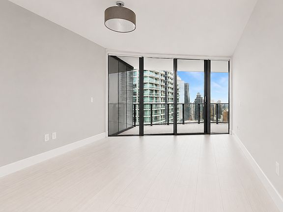 5th image of 1000 Brickell Plz #39