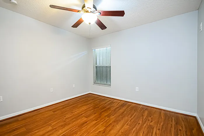 1012 Heron Ct — Photo 17