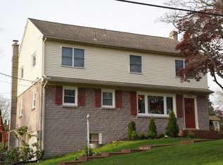 2932 Spring Valley Rd, Lancaster, PA 17601