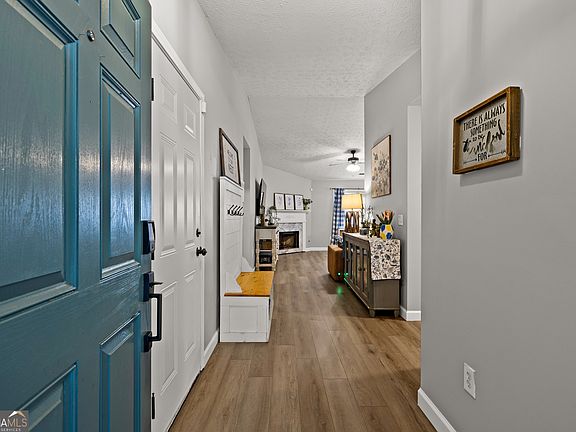 4th image of 148 Lake Cove Approach