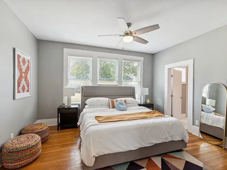 825 W Agarita Ave — Photo 11