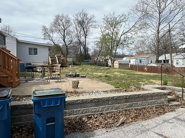 9813 Lullaby Ln — Photo 39