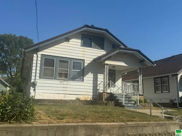 2518 Clark St, Sioux City, IA 51104