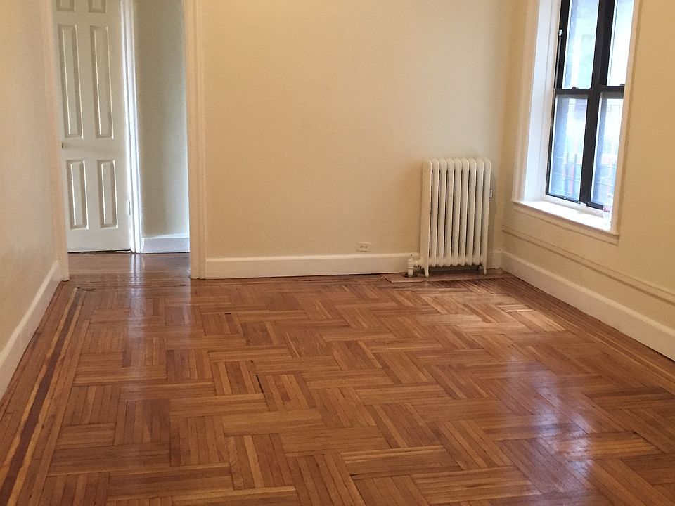 2nd image of 2850 Valentine Ave #3