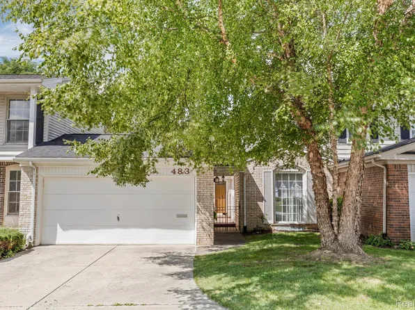 483 Dorset Cir, Grand Blanc, MI 48439