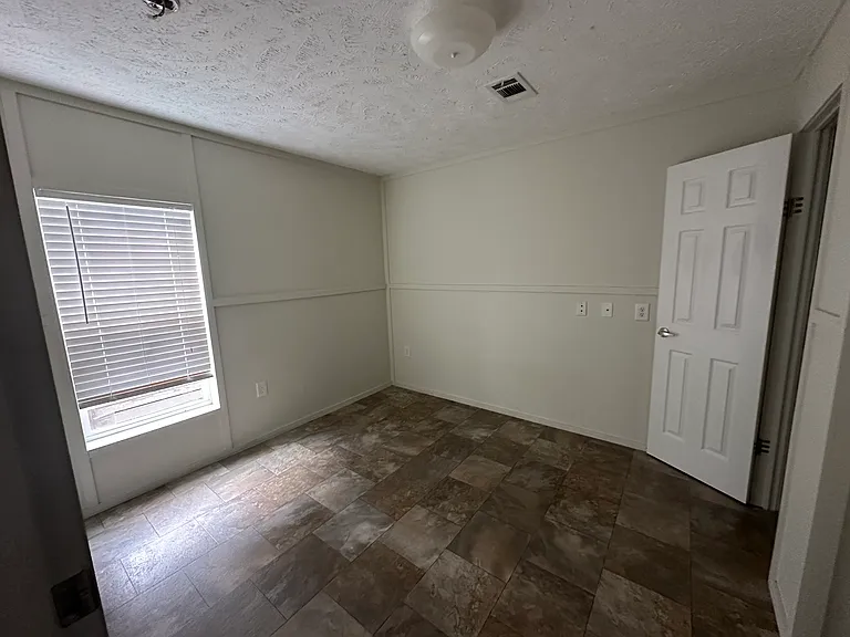 804 Avenue E #1 — Photo 4