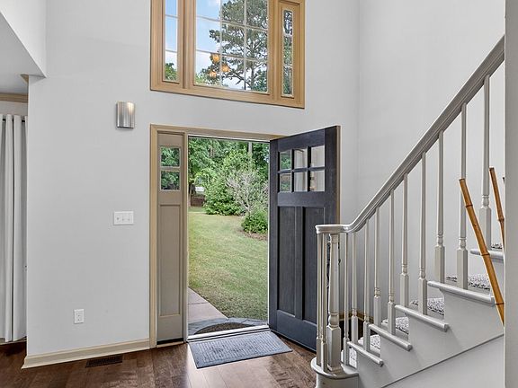 4th image of 190 Indian Bluff Dr