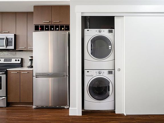2nd image of 2473 Atkins Ave #308