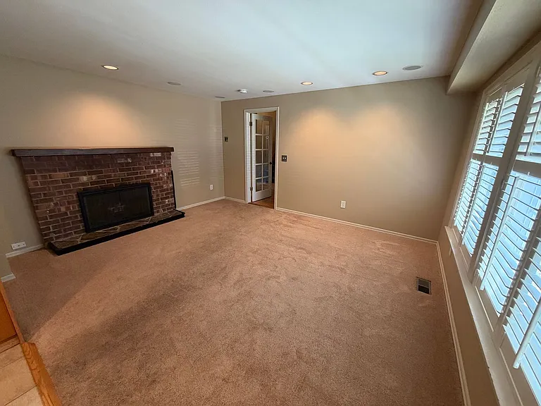 15802 SE 47th St — Photo 4