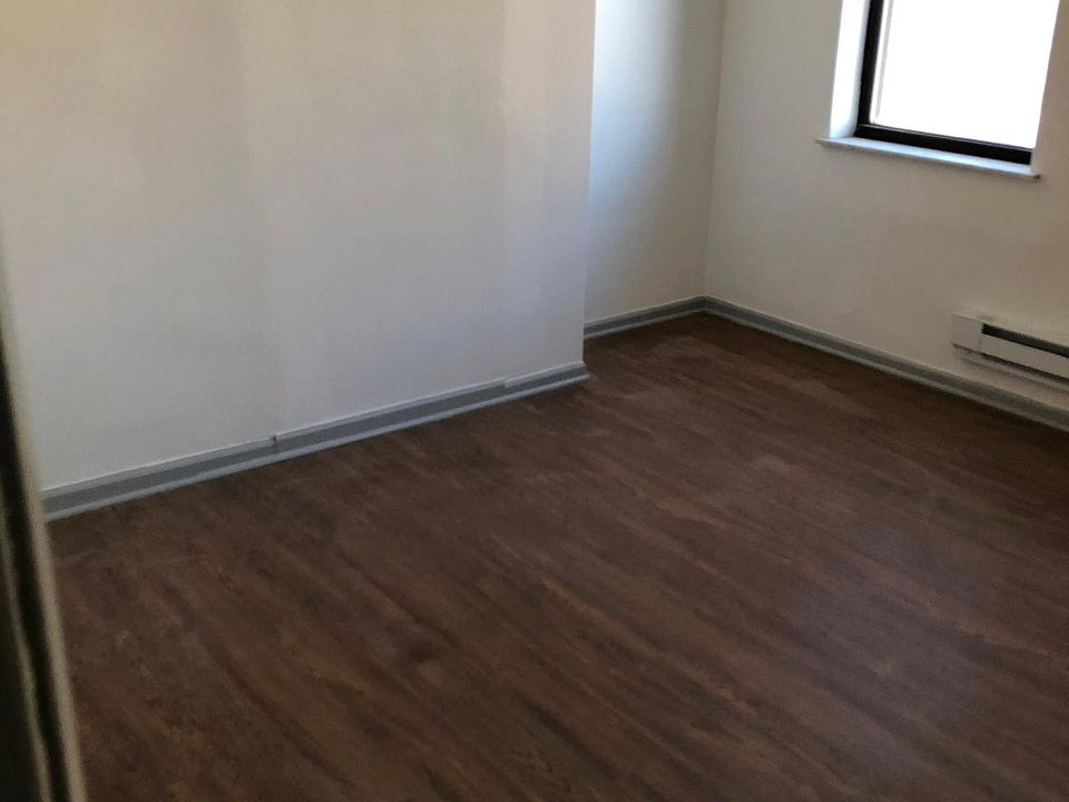 1st image of 1422 Snyder Ave #2