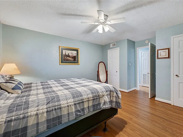 1030 Walton Dr — Photo 9
