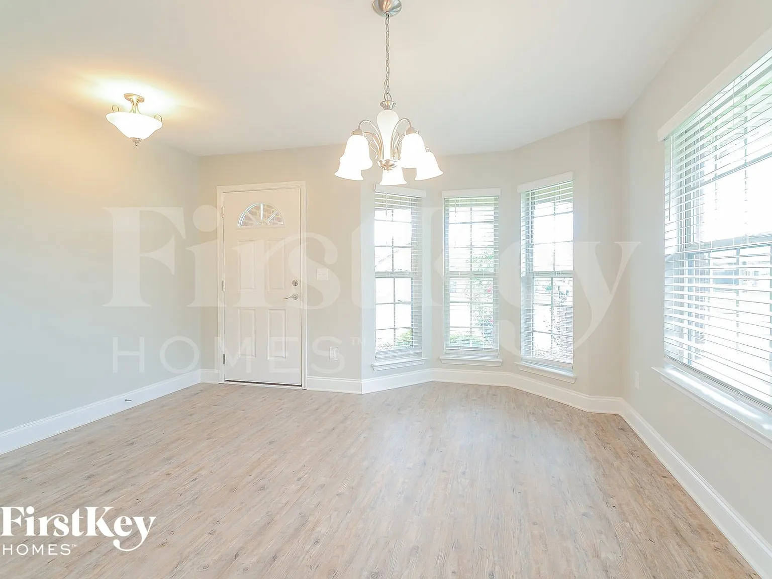 3 bed, 2.0 bath, 1725 sqft, $2,155 — Photo 4
