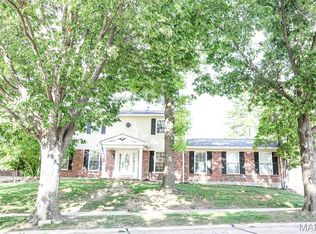 2270 Fairoyal Dr, Saint Louis, MO 63131