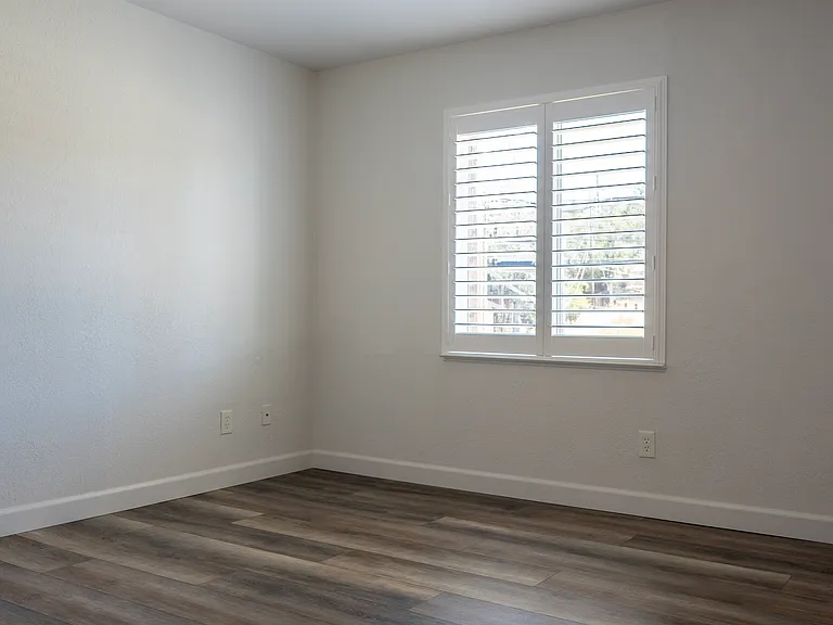 3500 Summit Dr — Photo 22