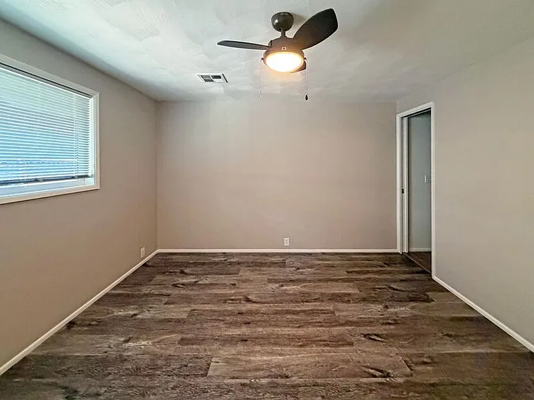 184 Lynnbrook Dr — Photo 11