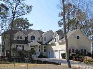 2056 Martins Point Rd, Kitty Hawk, NC 27949