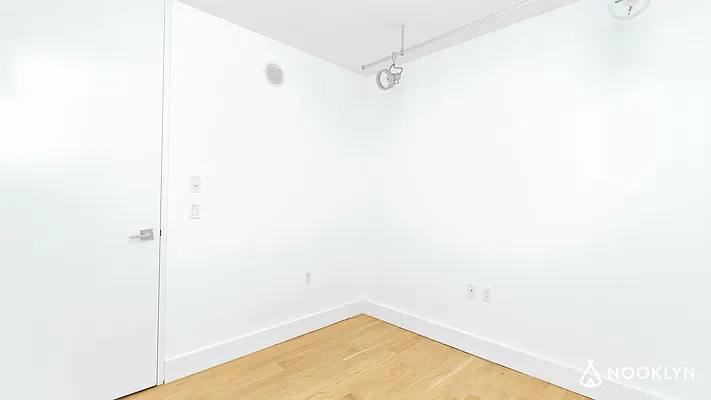 Rented by Nooklyn NYC LLC | media 65