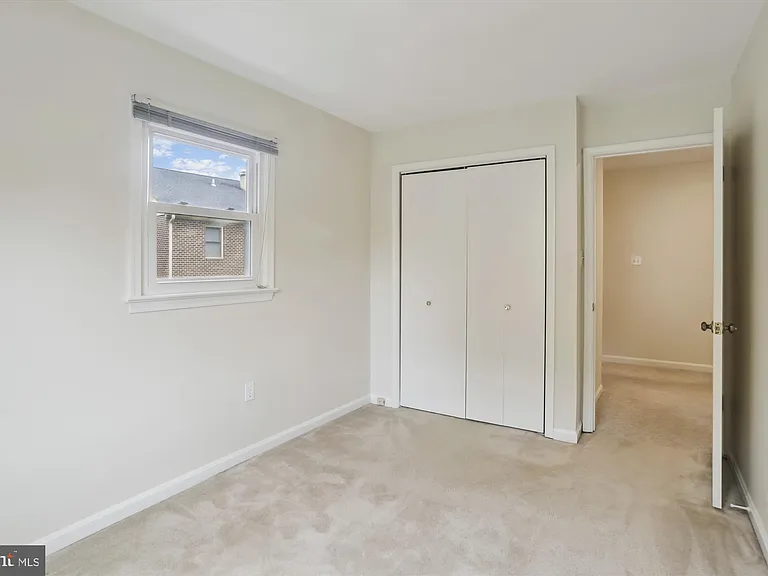 7561 Heatherton Ln — Photo 24