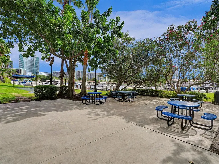 2500 Parkview Dr #1112 — Photo 40