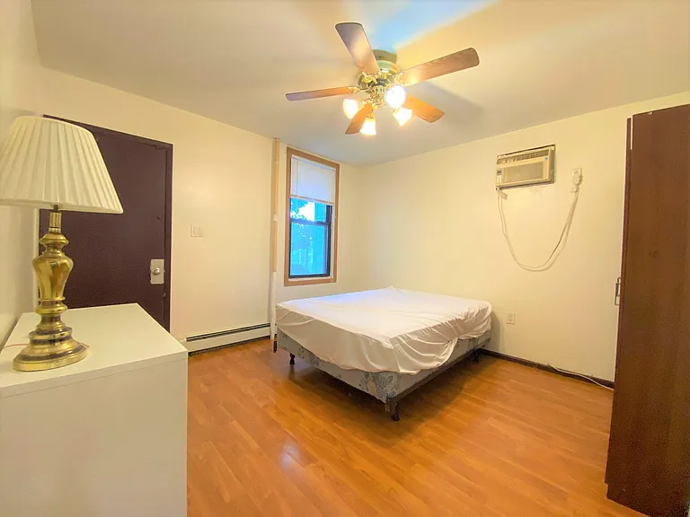 812 Pavonia Ave #1 — Photo 8