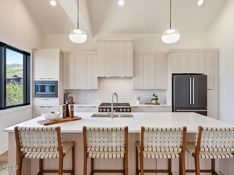 1285 E Lasso Trl — Photo 16