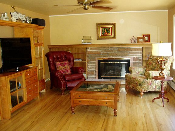 5th image of 4014 S 152nd St
