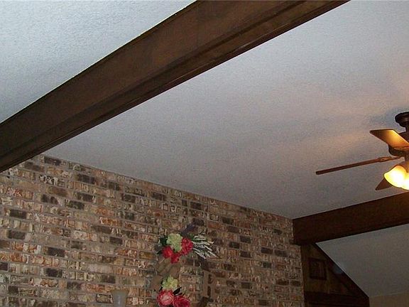 5th image of 2902 N Murco Dr