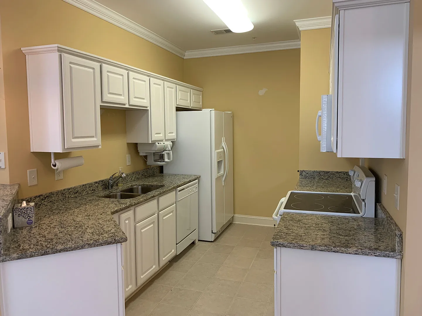 Spacious 3 Bedroom, 2 Bath Condo at The Village at Queens Harbour in Surfside Area! Available NOW! — Photo 3