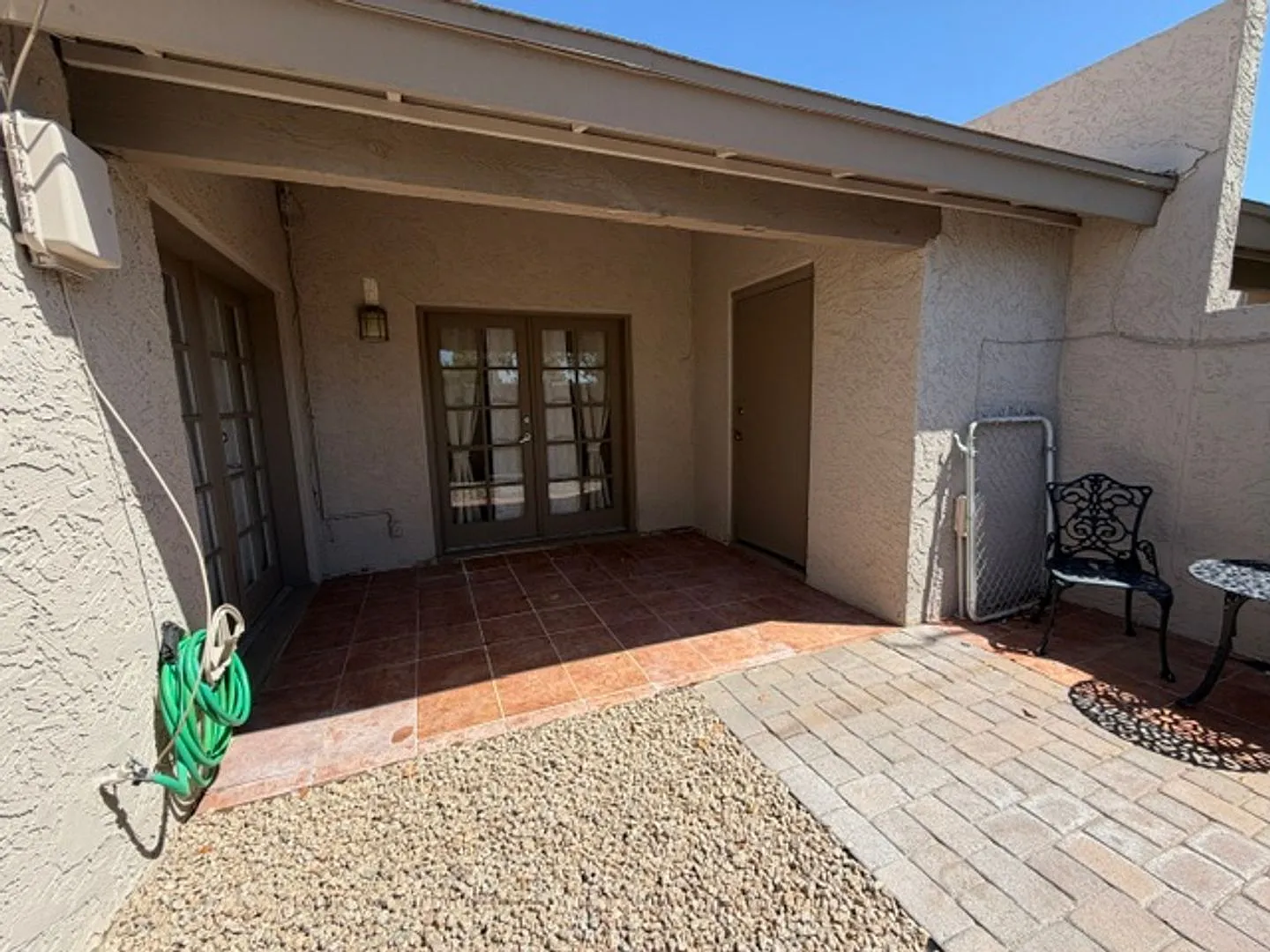 1015 E Cochise Dr — Photo 3