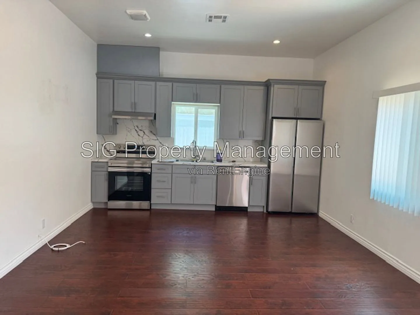 2 bed, 2.0 bath, 1100 sqft, $2,600 — Photo 2