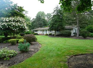 40 Beechwood Rd, Lincroft, NJ 07738