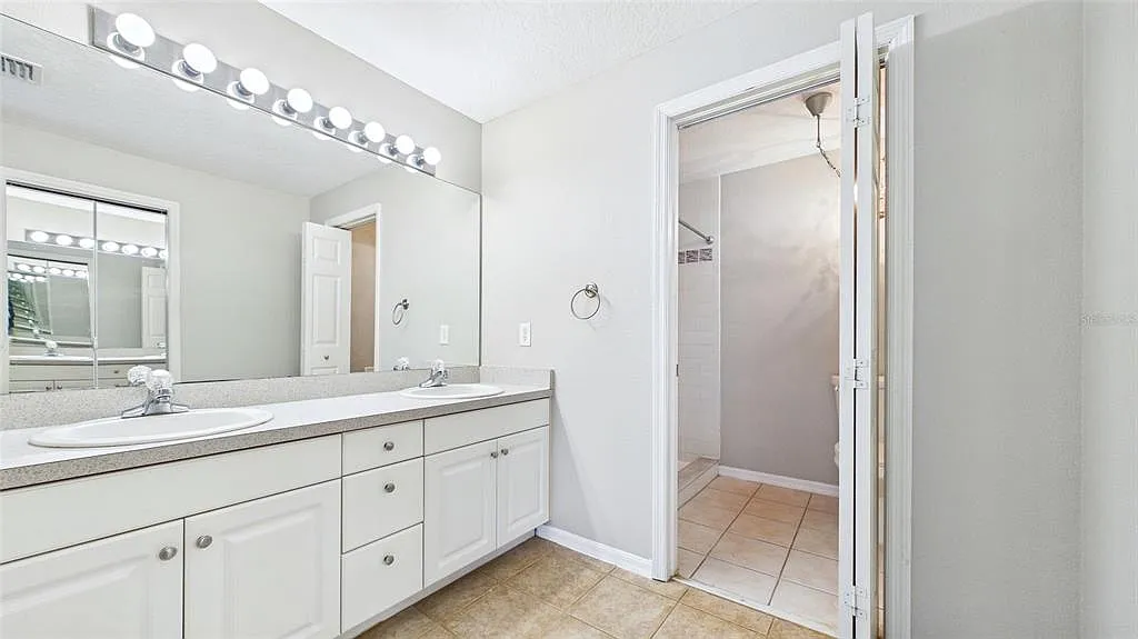 4202 W North B St — Photo 3