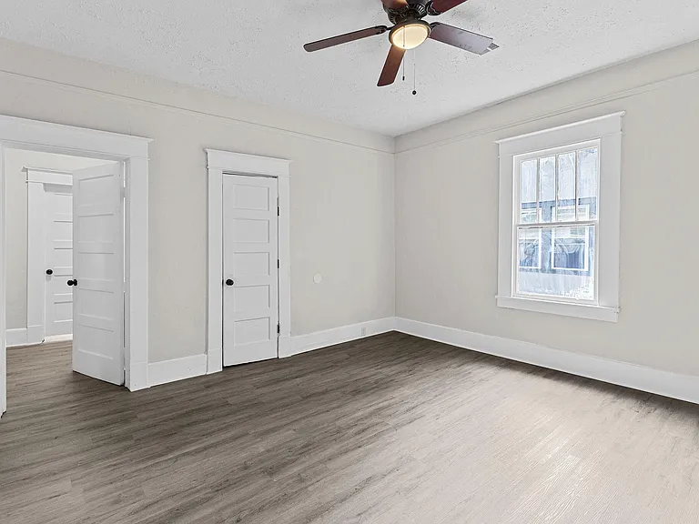 1307 Beman St — Photo 11