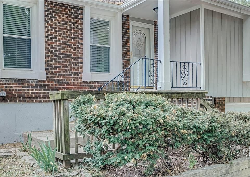 14501 S Village Dr, Olathe, KS 66062 Zillow