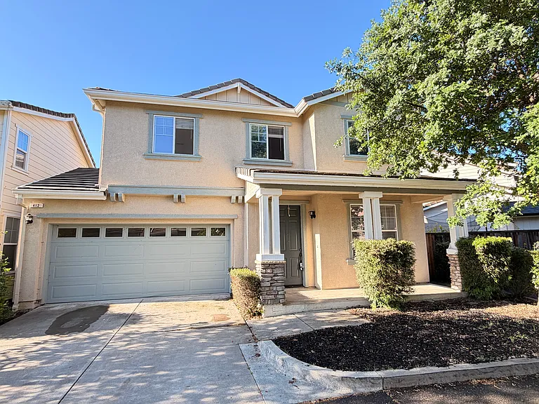 412 Mountain Meadows Dr — Photo 1