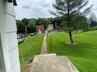 1239 4th St #11313778, Slatington, PA 18080