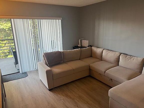 3rd image of 9440 SW 8th St APT 417