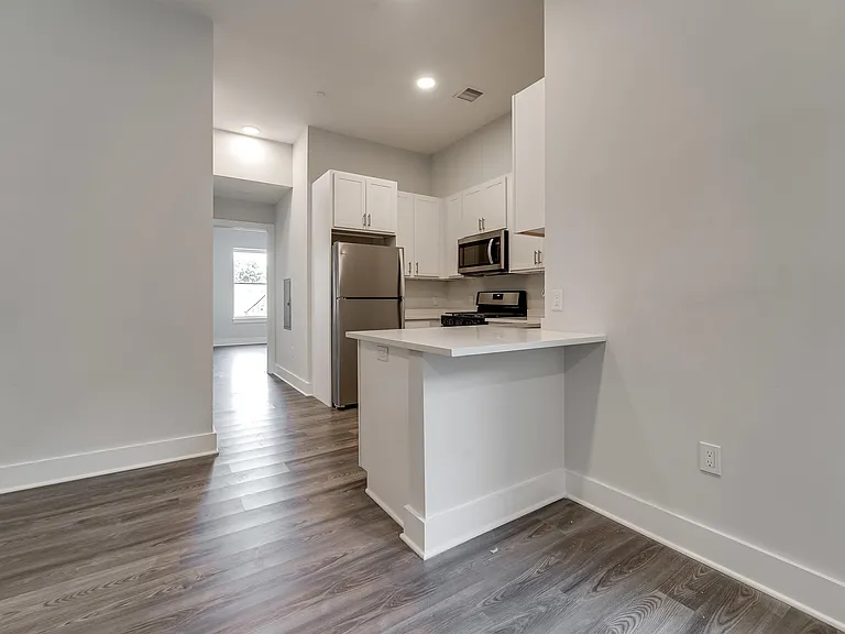 660 Grand St #313 — Photo 3