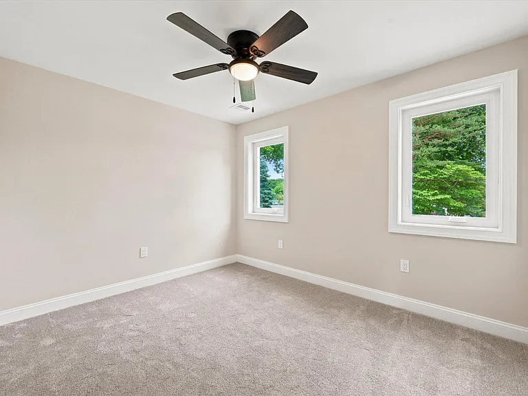 1512 Naamans Creek Rd — Photo 26
