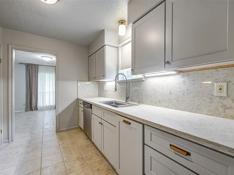 16019 Fathom Ln — Photo 11