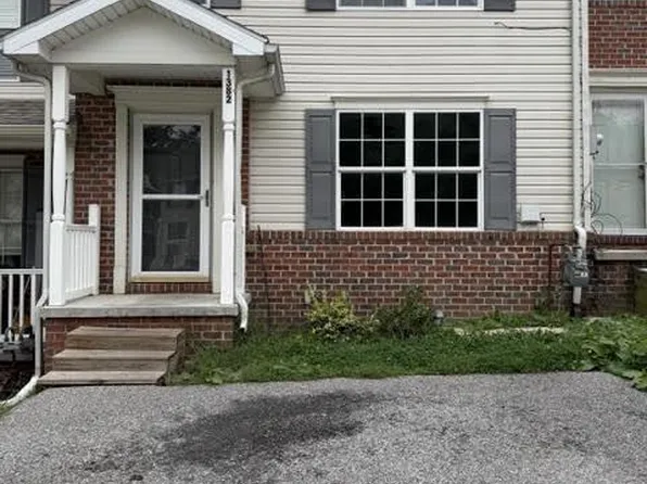 1382 Wanda Dr, Hanover, PA 17331