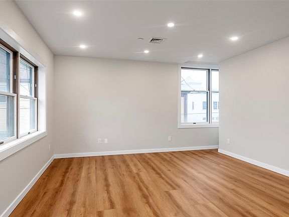 4th image of 62 South St #205