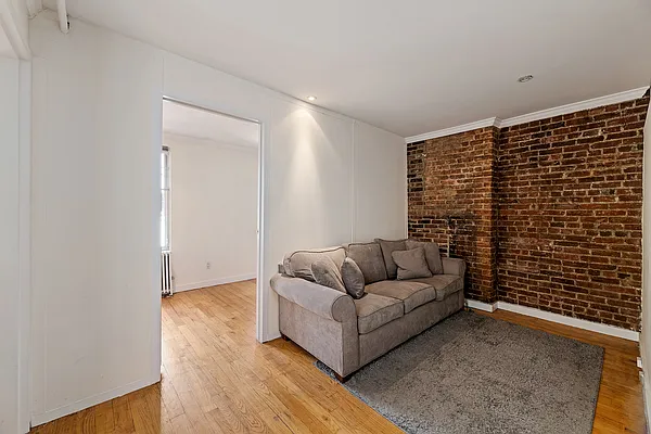 Rented by REAL New York | media 9