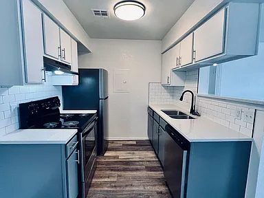 Alameda Pointe: 2x2 900sqft