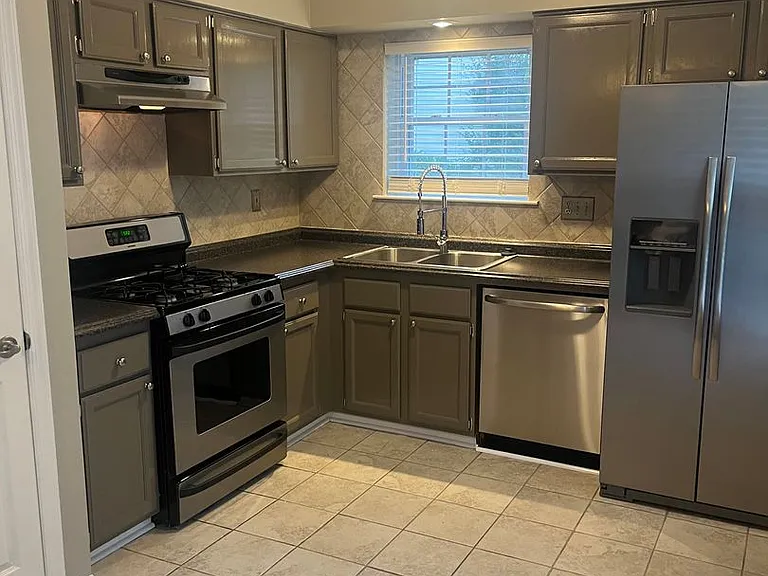 82 Liberty Dr — Photo 8