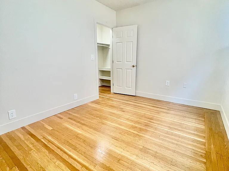 2125 Hearst Ave — Photo 11